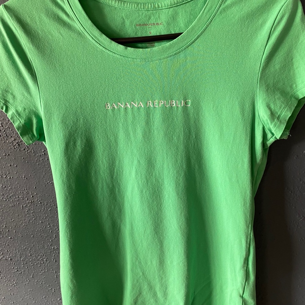 Banana republic logo top